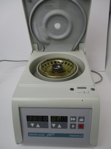 heraeus-biofuge-pico-centrifuge-75003236-with-24-place-rotor-3328-and-lid